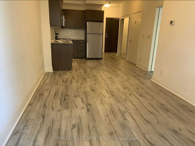 404 - 17 Kenaston Gdns