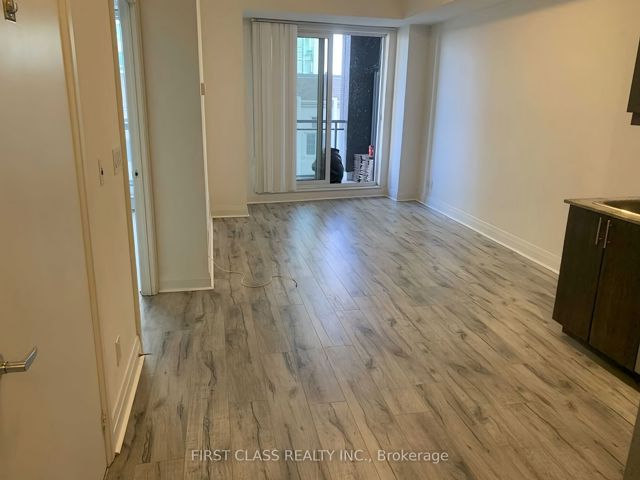 404 - 17 Kenaston Gdns