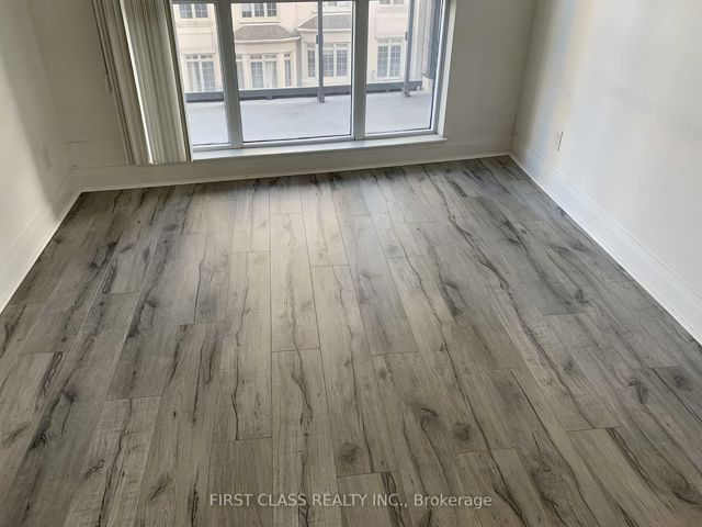 404 - 17 Kenaston Gdns