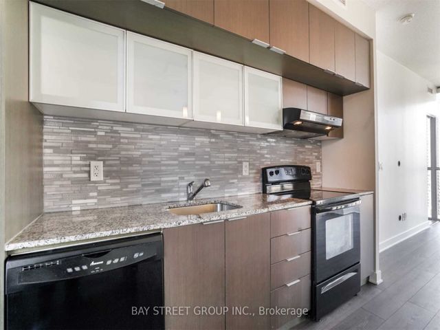 2307 - 110 Charles St E