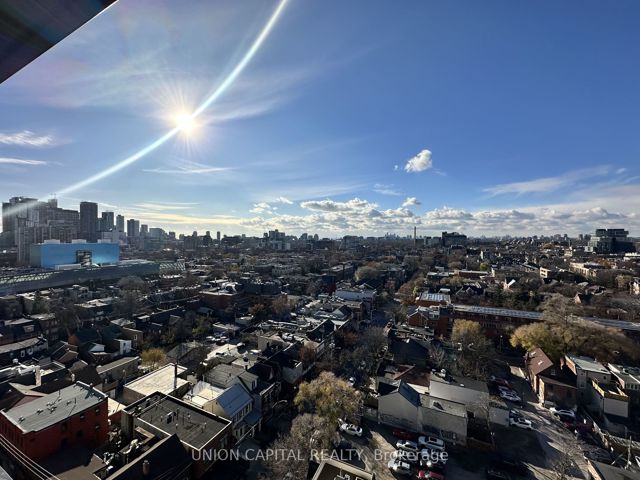 1411 - 195 McCaul St