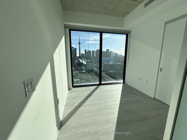 1411 - 195 McCaul St