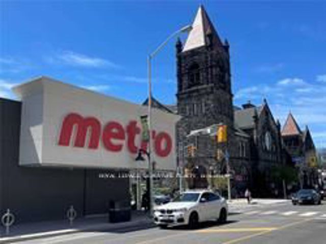 709 - 720 Spadina Ave