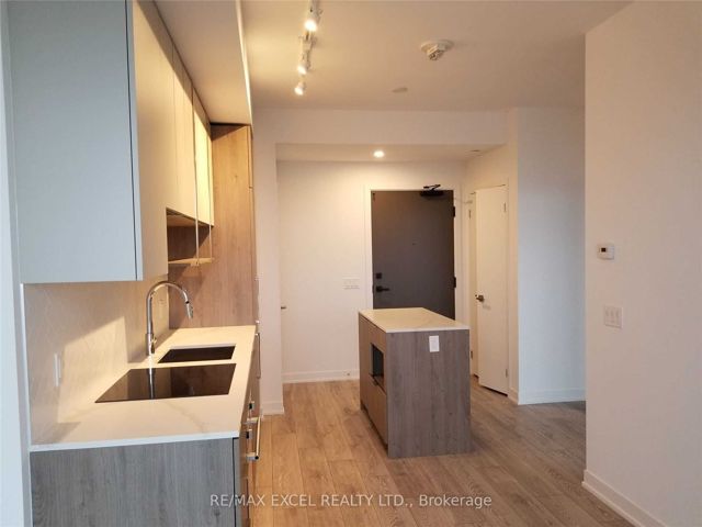 2806 - 15 Holmes Ave