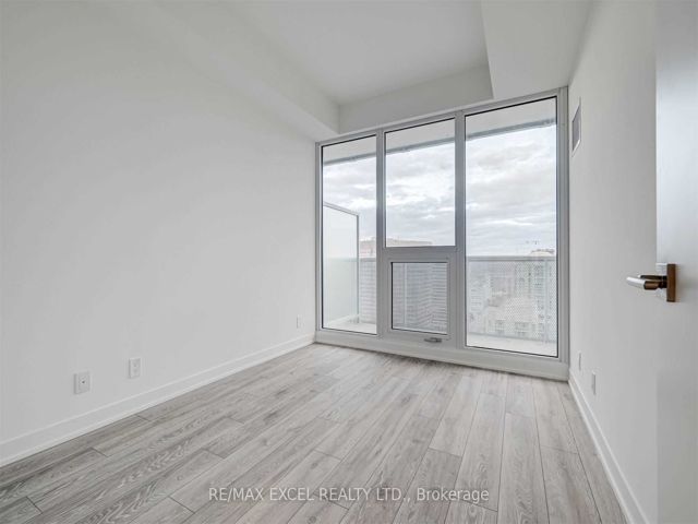 2806 - 15 Holmes Ave
