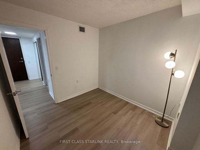 302 - 388 Bloor St E