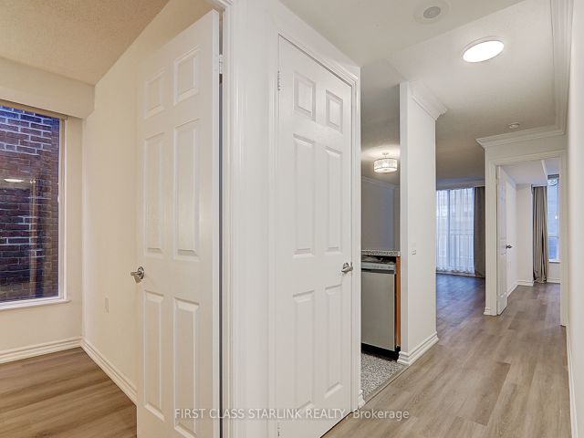 302 - 388 Bloor St E