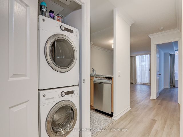 302 - 388 Bloor St E