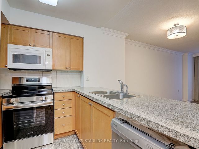 302 - 388 Bloor St E