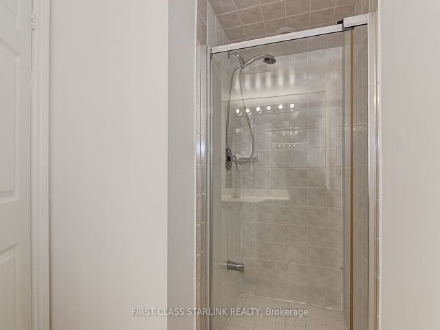 302 - 388 Bloor St E