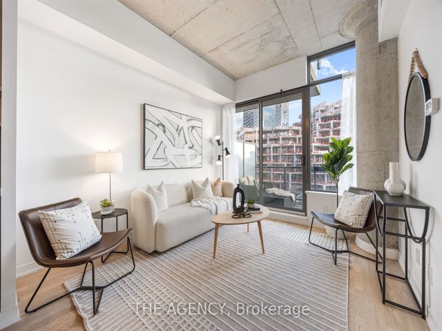 1011 - 560 King St W