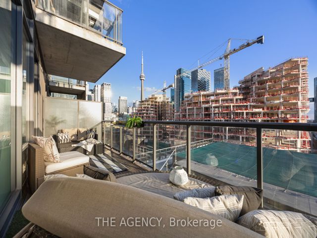 1011 - 560 King St W