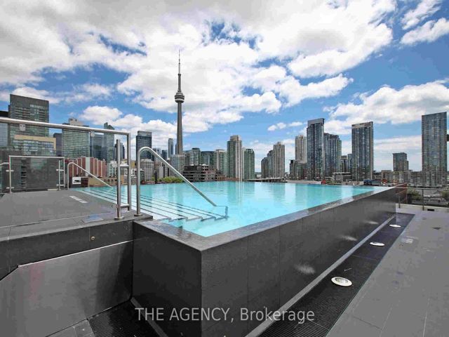 1011 - 560 King St W