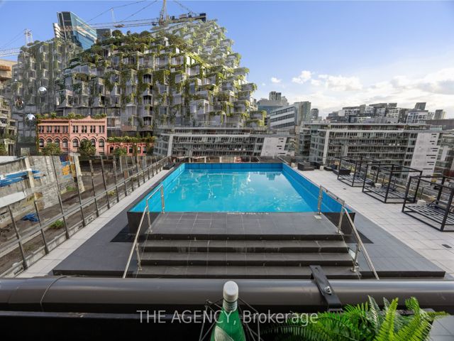 1011 - 560 King St W