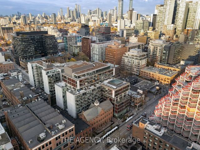 1011 - 560 King St W