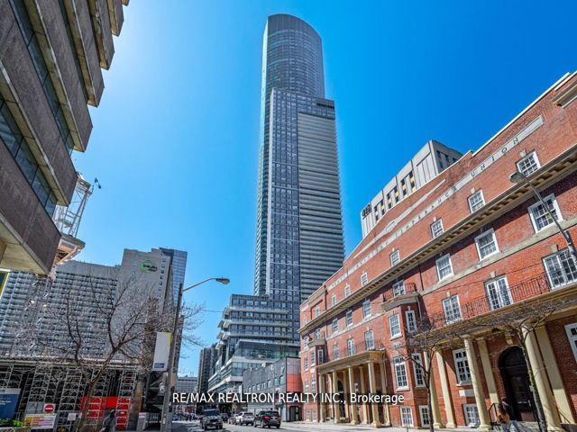 4909 - 386 Yonge St