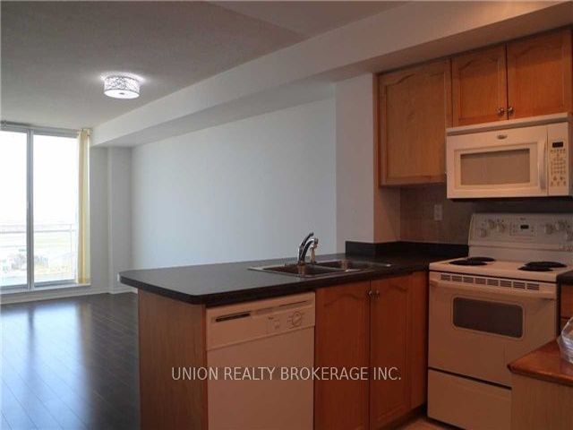 1810 - 650 Queens Quay W