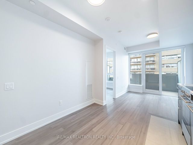 405 - 2525 Bathurst St