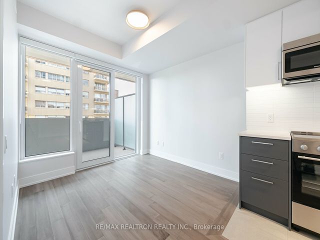 405 - 2525 Bathurst St