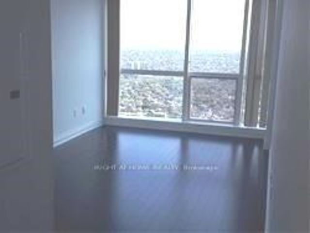 7405 - 388 Yonge St