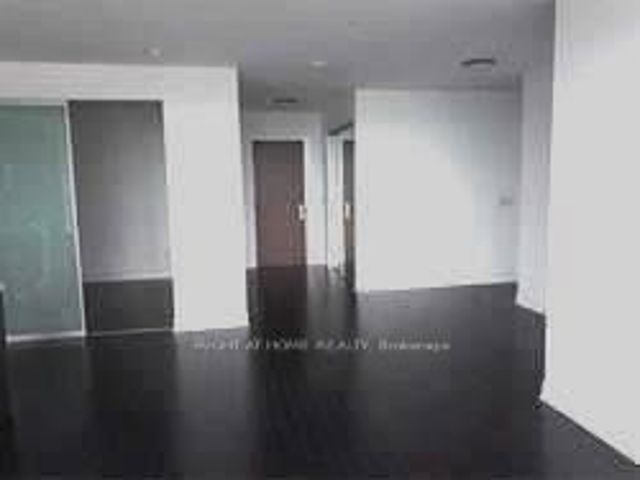 7405 - 388 Yonge St