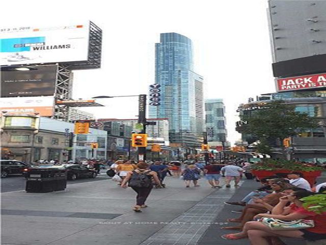 7405 - 388 Yonge St