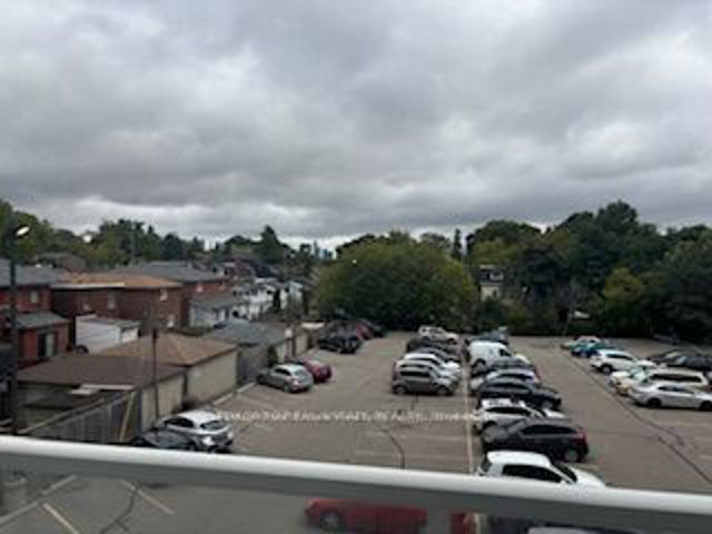 306 - 580 Christie St