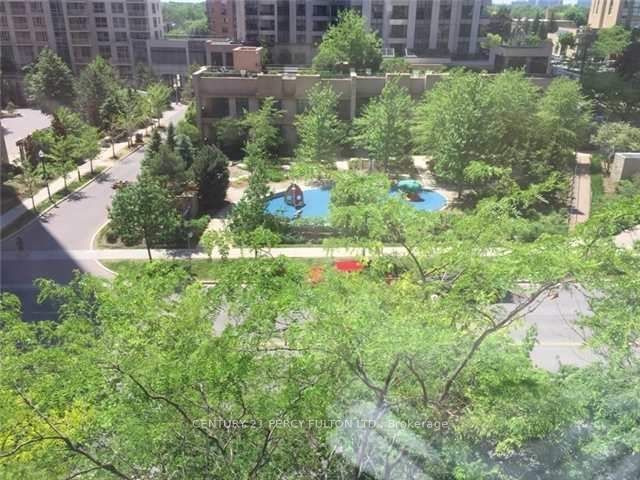 708 - 18 Sommerset Way