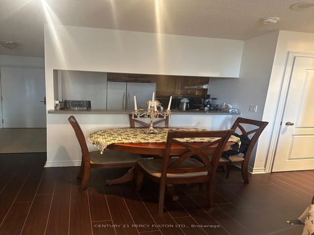 708 - 18 Sommerset Way