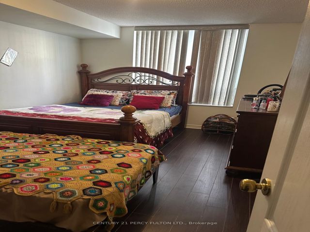 708 - 18 Sommerset Way