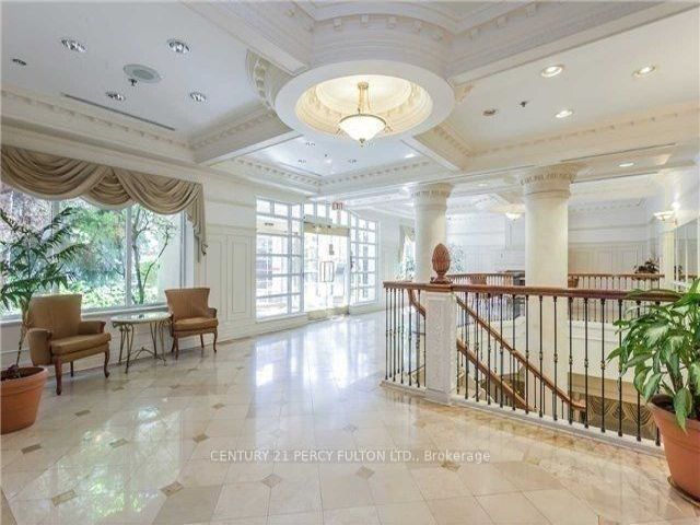 708 - 18 Sommerset Way