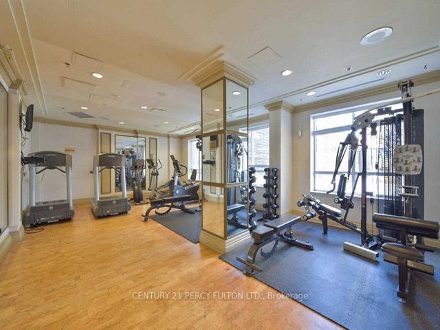 708 - 18 Sommerset Way