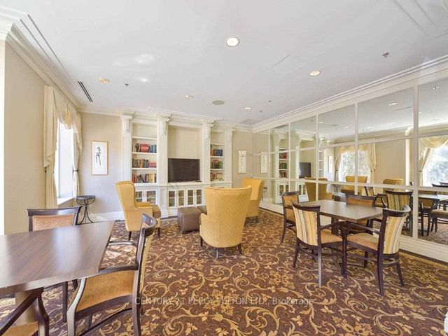 708 - 18 Sommerset Way