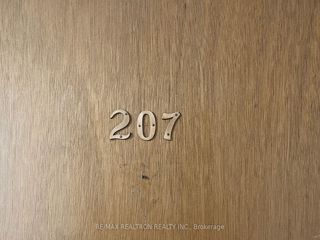 207 - 160 The Donway  W