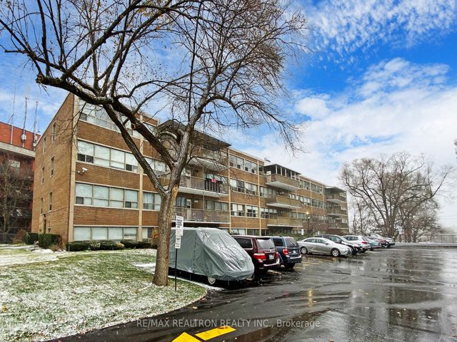 207 - 160 The Donway  W