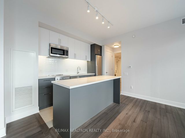 1003 - 2525 Bathurst St