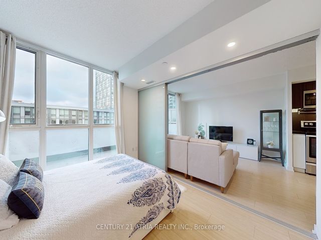 810 - 85 Queens Wharf Rd