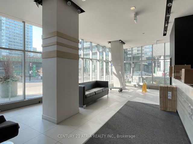 810 - 85 Queens Wharf Rd