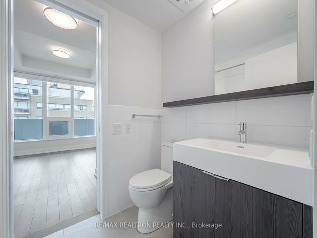 1006 - 2525 Bathurst St