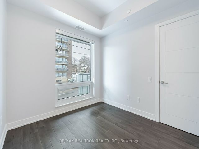 204 - 2525 Bathurst St