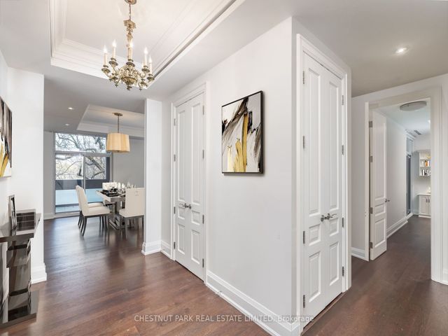 403 - 112 St Clair Ave W
