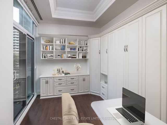 403 - 112 St Clair Ave W