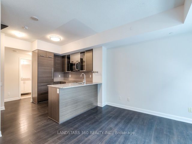 Th11 - 5168 Yonge St