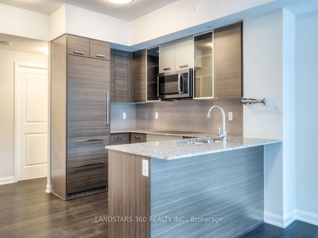 Th11 - 5168 Yonge St