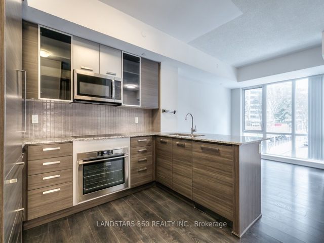 Th11 - 5168 Yonge St