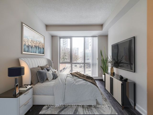 Th11 - 5168 Yonge St