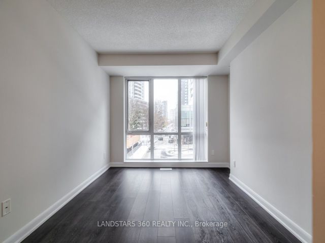 Th11 - 5168 Yonge St