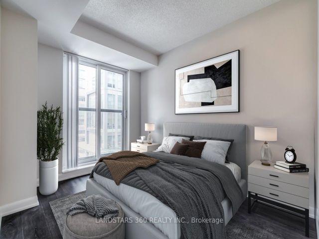 Th11 - 5168 Yonge St