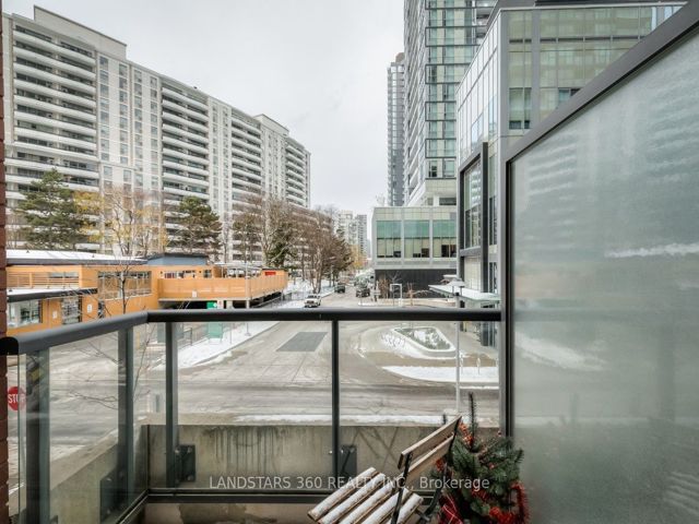 Th11 - 5168 Yonge St