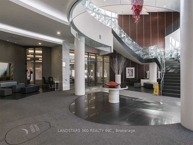 Th11 - 5168 Yonge St